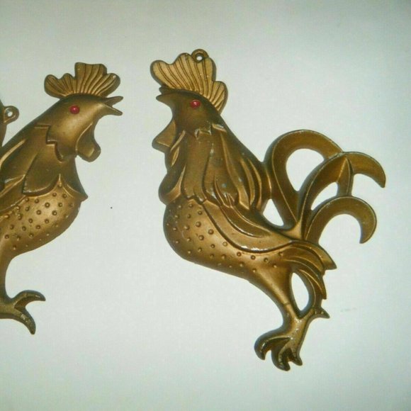 Other - Vintage Gold Metal Roosters Wall hanging Plaque